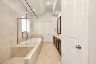 210 E 28th St, Houston, TX 77008 - Photo 7