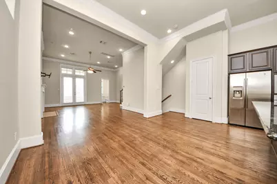 210 E 28th Street, Houston, TX 77008 - Photo 15