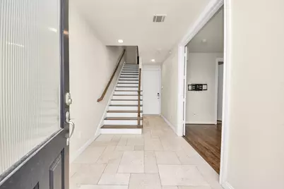 210 E 28th Street, Houston, TX 77008 - Photo 3