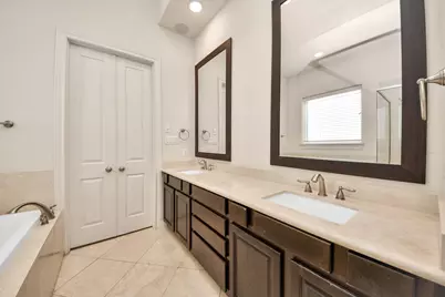 210 E 28th Street, Houston, TX 77008 - Photo 27