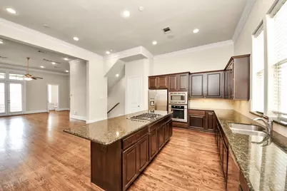 210 E 28th Street, Houston, TX 77008 - Photo 13