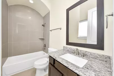 210 E 28th Street, Houston, TX 77008 - Photo 23