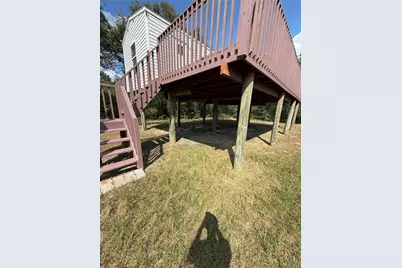 613 Troy Street, Anahuac, TX 77514 - Photo 3