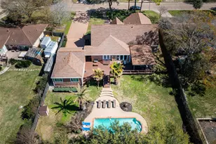 18510 Barbuda Ln, Houston, TX 77058 - Photo 1