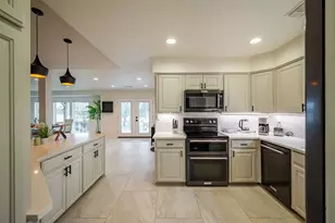 18510 Barbuda Ln, Houston, TX 77058 - Photo 11