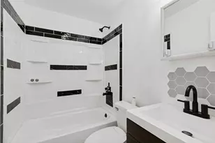 11806 E Jane Ln, Tomball, TX 77375 - Photo 13