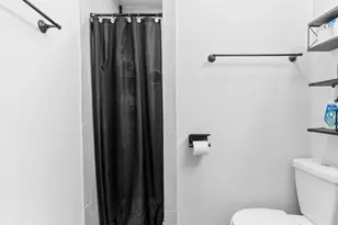 910 7th St, Bay City, TX 77414 - Photo 7