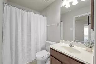 10 Canterborough Pl, Tomball, TX 77375 - Photo 35