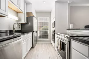 1880 White Oak Dr, Houston, TX 77009 - Photo 9