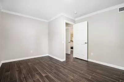 1880 White Oak Drive #111, Houston, TX 77009 - Photo 15