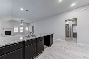 2702 Golden Hills Ct, Fresno, TX 77545 - Photo 13