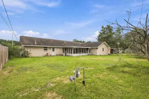 2104 French Pl, Baytown, TX 77520 - Photo 21
