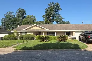 2104 French Pl, Baytown, TX 77520 - Photo 1