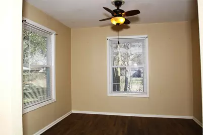 520 McKee Street, Clute, TX 77531 - Photo 7