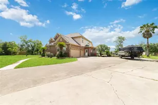 1513 County Rd 149, Alvin, TX 77511 - Photo 5