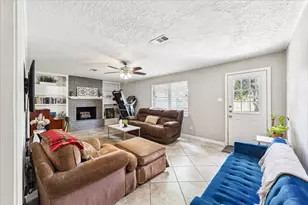 5811 Spruce Forest Dr, Houston, TX 77092 - Photo 7