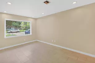 5502 Effingham Dr, Houston, TX 77035 - Photo 5