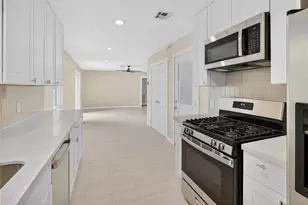 5502 Effingham Dr, Houston, TX 77035 - Photo 11
