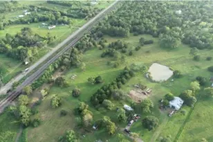 2106 1st St, Liverpool, TX 77577 - Photo 3