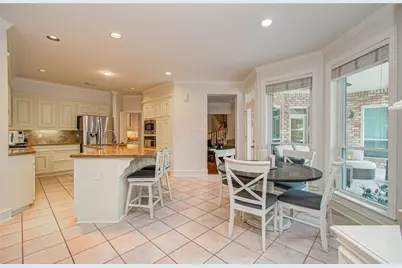 2 English Glade Court #2, The Woodlands, TX 77381 - Photo 17