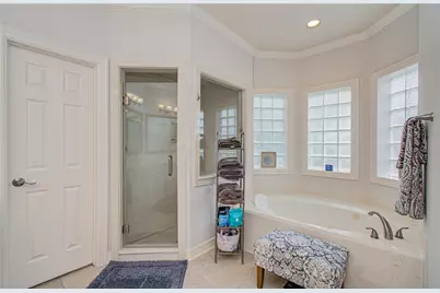2 English Glade Court #2, The Woodlands, TX 77381 - Photo 31