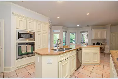 2 English Glade Court #2, The Woodlands, TX 77381 - Photo 19