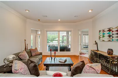 2 English Glade Court, The Woodlands, TX 77381 - Photo 11