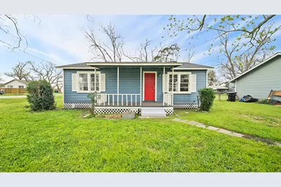 234 E Texas Street, Brazoria, TX 77422 - Photo 1