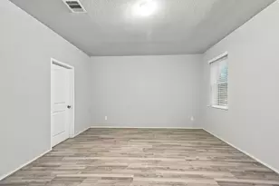 7834 London Tower Ln, Houston, TX 77044 - Photo 25