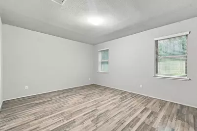 7834 London Tower Lane, Houston, TX 77044 - Photo 23