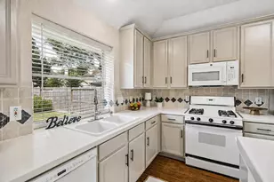 3602 Avey Ct, Pearland, TX 77584 - Photo 9