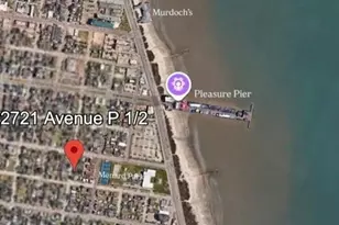 2721 Ave P 1/2, Galveston, TX 77550 - Photo 3