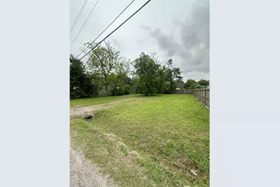 920 E 39th Street, Houston, TX 77022 - Photo 9