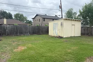 423 West St, Stafford, TX 77477 - Photo 15