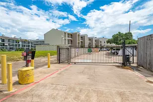 200 Yacht Club Ln, El Lago, TX 77586 - Photo 21