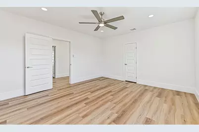 3124 Avenue R 1/2, Galveston, TX 77550 - Photo 37