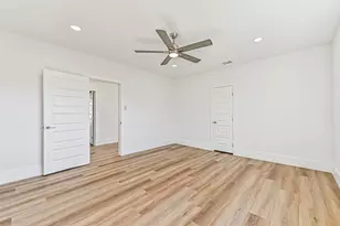 3124 Ave R 1/2, Galveston, TX 77550 - Photo 37