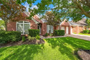 101 Arbor Springs Ln, Dickinson, TX 77539 - Photo 1