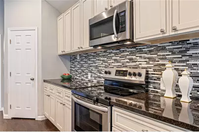 101 Arbor Springs Lane, Dickinson, TX 77539 - Photo 9