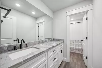 111 Creekside Lane, Lake Jackson, TX 77566 - Photo 27