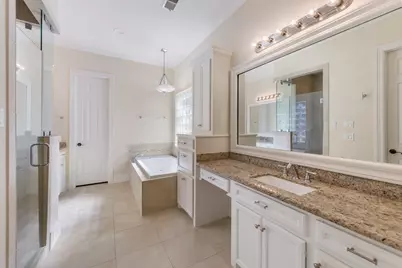 90 W Horizon Ridge Place, The Woodlands, TX 77381 - Photo 9