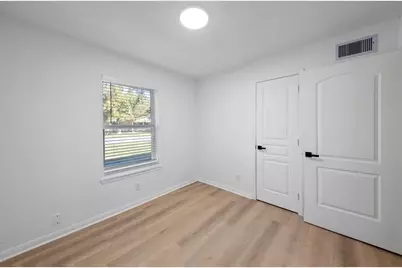 700 Lyle W Avenue #A, Cleveland, TX 77327 - Photo 7