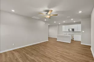 2939 Wind Cave Ln, Rosharon, TX 77583 - Photo 7