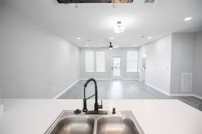 2519 Washington Street #105, Waller, TX 77484 - Photo 9