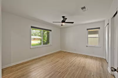 8927 Rockhurst Drive, Houston, TX 77080 - Photo 15