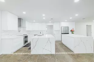 10055 Larston St, Houston, TX 77055 - Photo 5