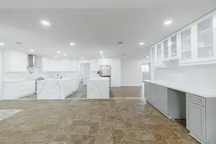 10055 Larston St, Houston, TX 77055 - Photo 9