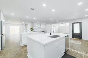 10055 Larston St, Houston, TX 77055 - Photo 7