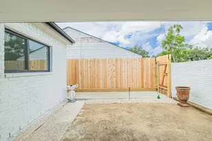 10055 Larston St, Houston, TX 77055 - Photo 23