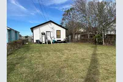 4009 Avenue L, Galveston, TX 77550 - Photo 11